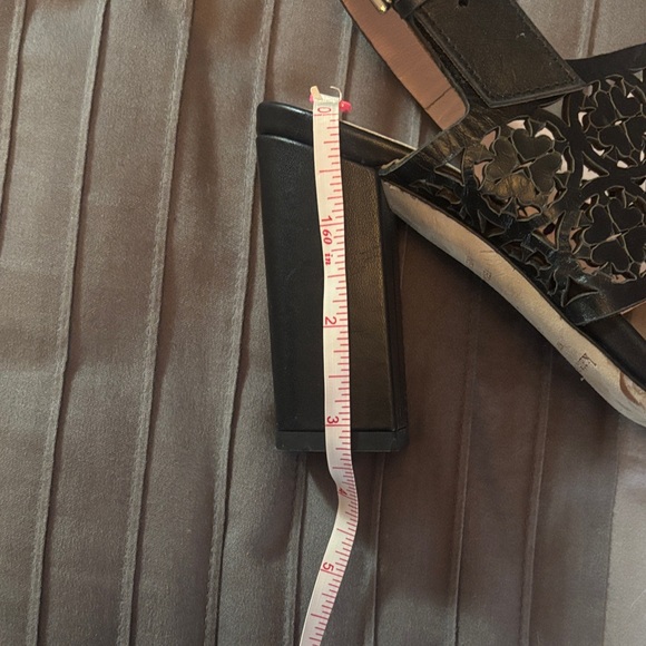 Kate Spade Black Cut-Out Healed Sandals size 6 - Picture 3 of 15